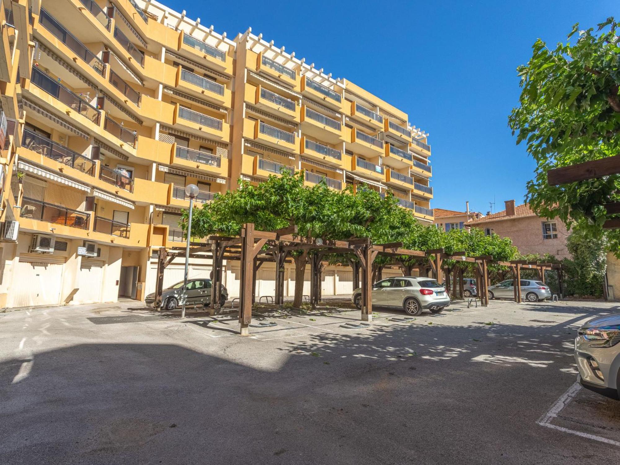 Apartment Saint James-13 By Interhome Le Lavandou Ngoại thất bức ảnh